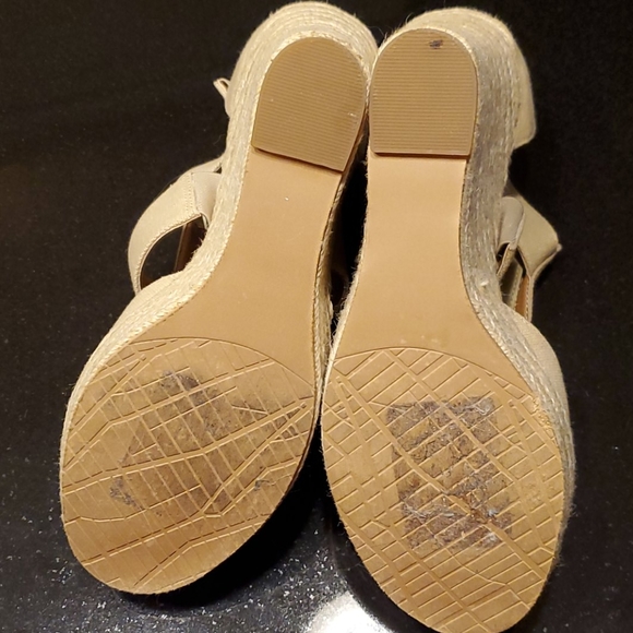 14th & Union Wedge Sandals - Picture 5 of 6